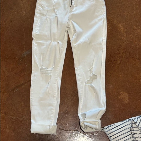 KanCan Denim - KanCan White Distressed Ankle Jeans